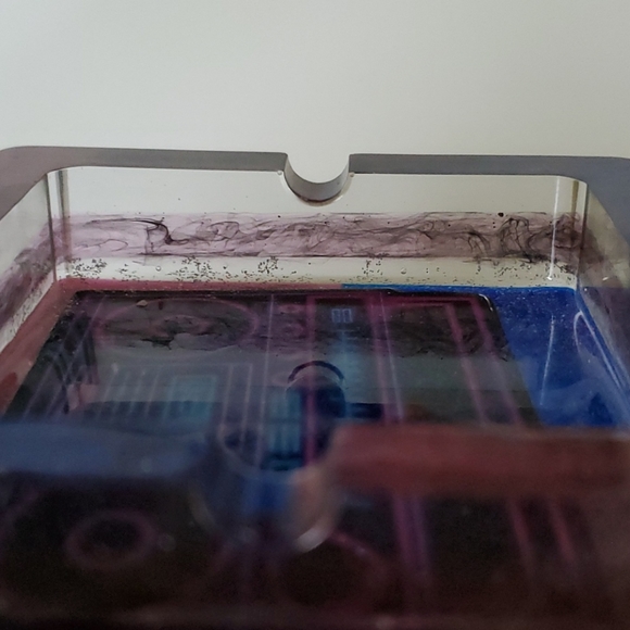 Resin ashtray - Picture 12 of 12